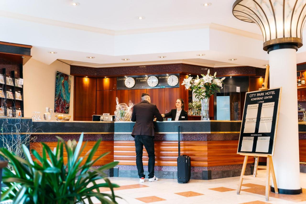 City Park Hotel Frankfurt  Exterior photo