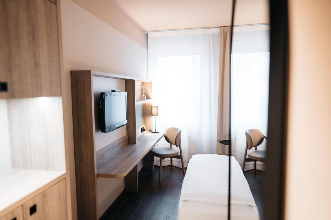 City Park Hotel Frankfurt  Exterior photo